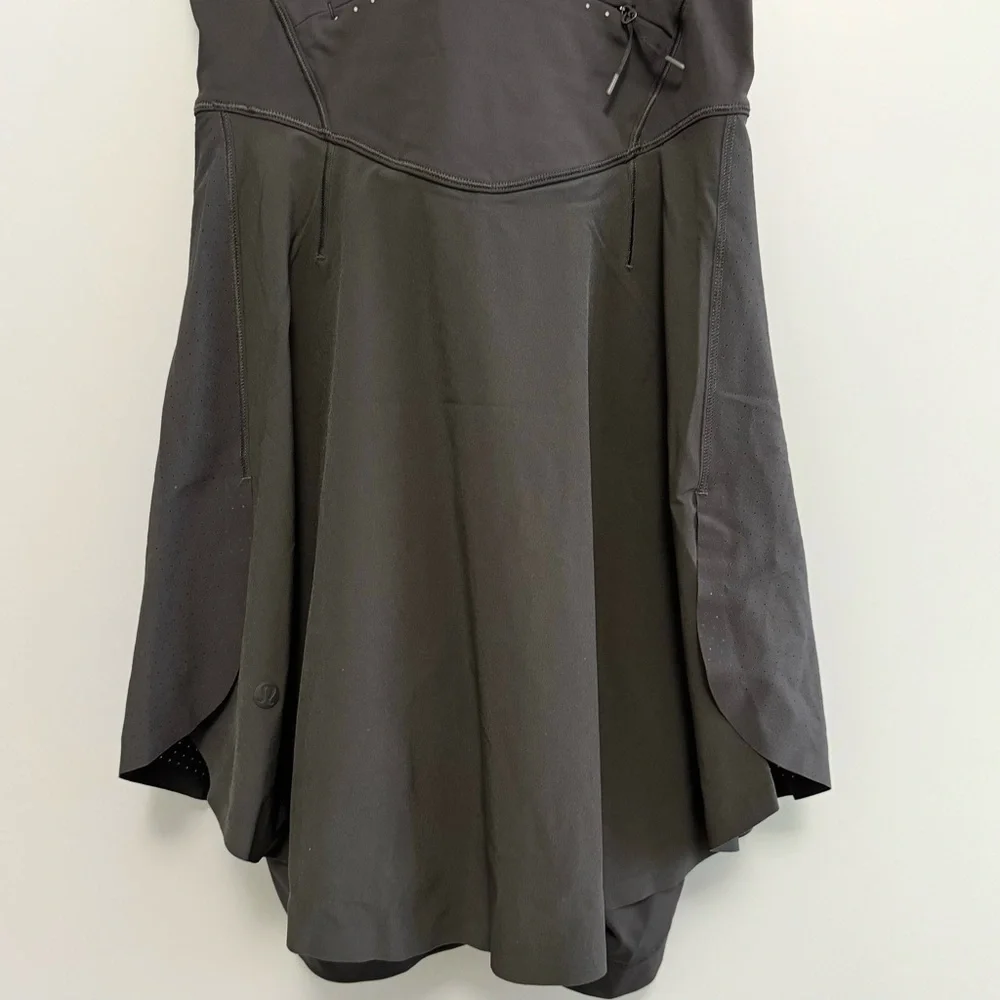 NEW! NULUX Running Dress 8” LULULEMON, Size 2